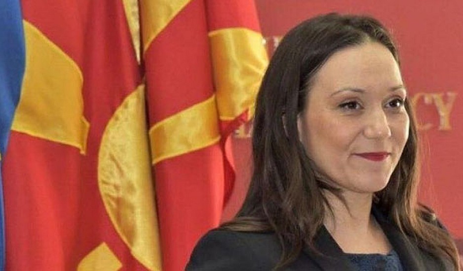 Σκόπια: Αρνείται να αλλάξει την πινακίδα "Δημοκρατία της Μακεδονίας" η υπουργός Εργασίας