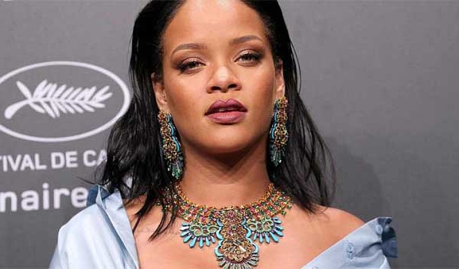 Η Rihanna ζητά από τους θαυμαστές της να διαγράψουν το Snapchat