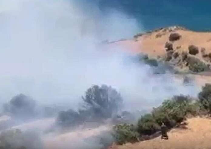 Φωτιά στο Ρέθυμνο: Ενισχύθηκαν οι πυροσβεστικές δυνάμεις – Καίει κοντά σε ενοικιαζόμενα δωμάτια