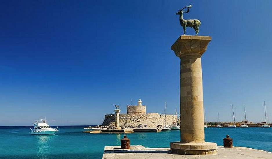 Ρόδος: Πετούν έξω τους ενοικιαστές και κάνουν τα σπίτια καταλύματα για τουρίστες