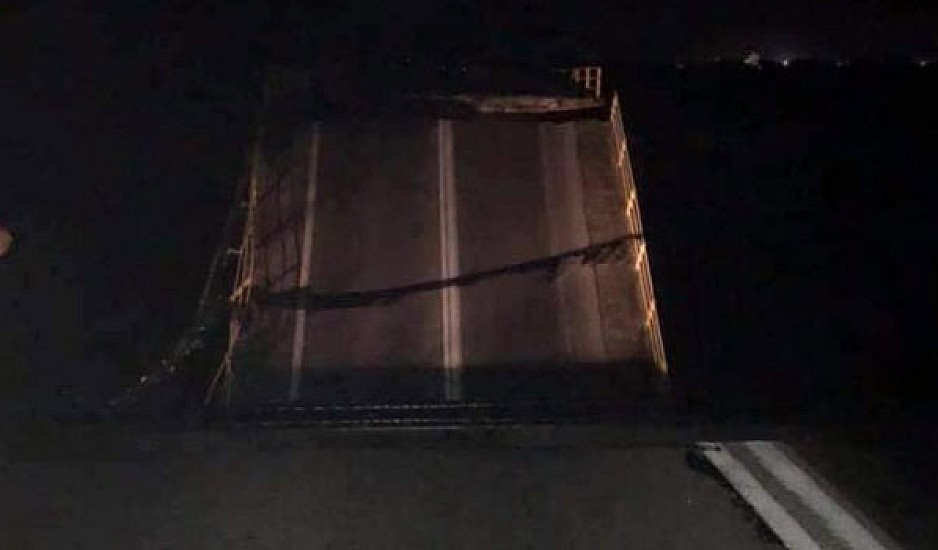 Δύσκολη η κατάσταση στη Ρόδο: Κατέρρευσε η γέφυρα στο Χαράκι