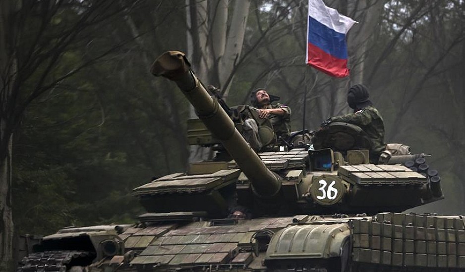 FT: Ο Πούτιν κερδίζει χρόνο με τις διαπραγματεύσεις για να ενισχύσει τον στρατό του
