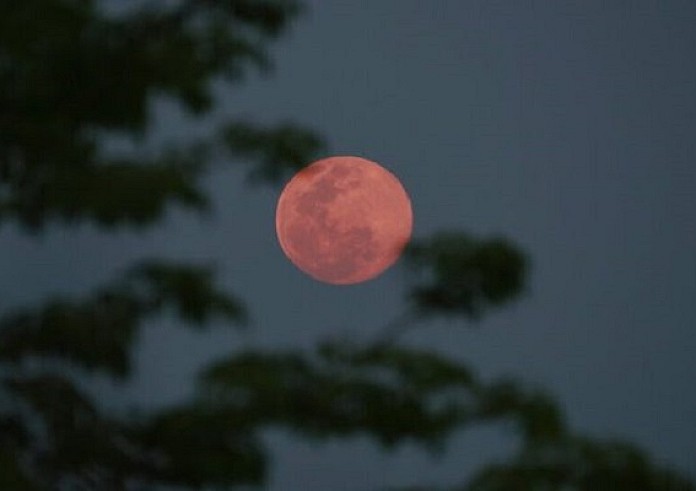 Πανσέληνος: Απόψε το Φεγγάρι της Φράουλας – Πώς προήλθε η ονομασία
