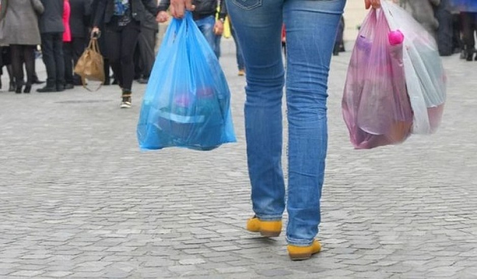 Τέλος οι φθηνές πλαστικές σακούλες. Πόσο θα χρεώνονται από το 2019