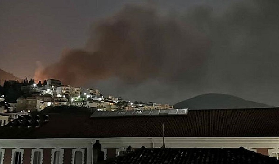 Σάμος: Ηρεμία μετά τη φωτιά στο ΚΥΤ  - Είχαμε εξέγερση, λέει ο δήμαρχος