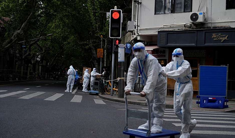 Σανγκάη: Εκκενώνονται περιοχές, απομακρύνονται μόνο οι αρνητικοί στον κορονοϊό