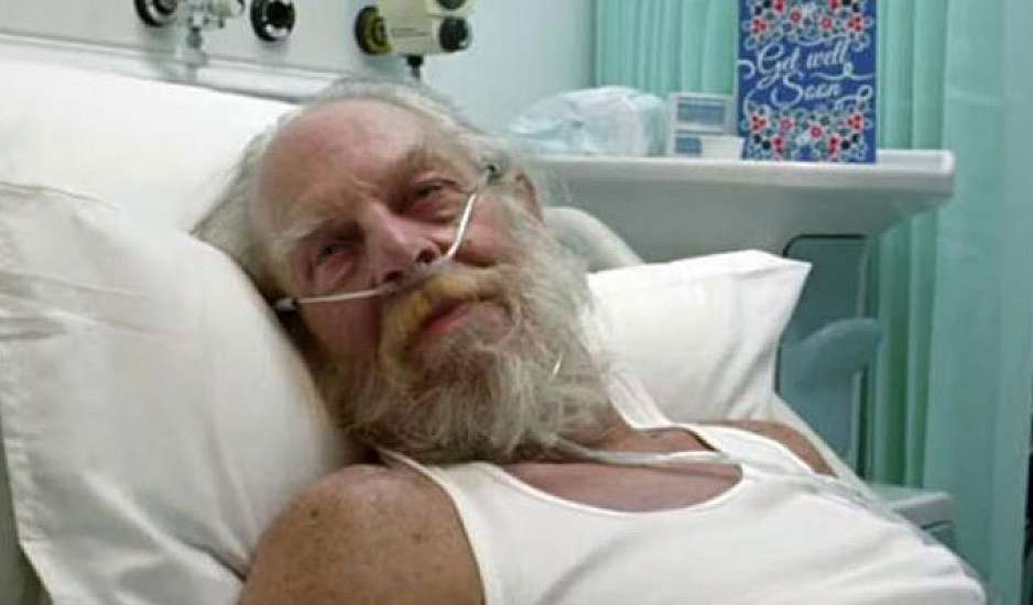 Κορονοϊός: Στο νοσοκομείο ο Άγιος Βασίλης - Η καμπάνια που δίχασε τη Βρετανία