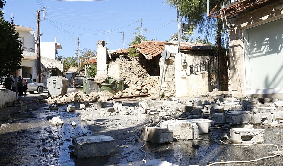 Σεισμός στην Κρήτη: Σχεδόν 1.000 κτήρια έχουν υποστεί καταστροφές