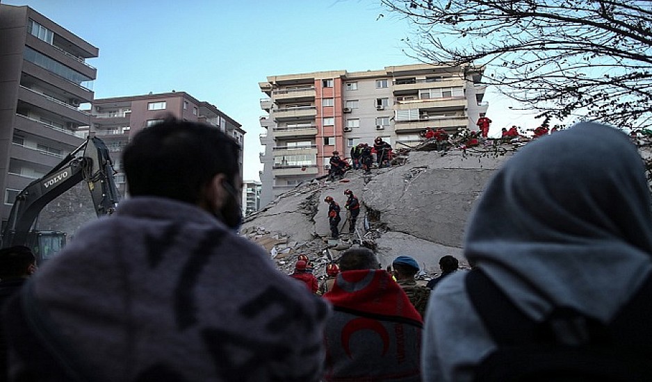 Στους 25 οι νεκροί στη Σμύρνη από τον σεισμό, 804 τραυματίες - Αγωνία για τους εγκλωβισμένους