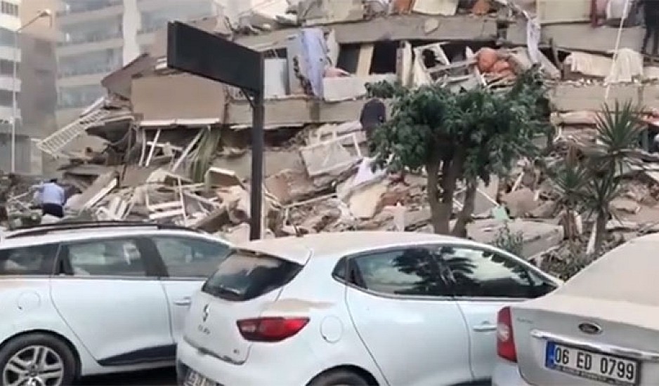 Σεισμός - Σμύρνη: Τρίχρονη ανασύρθηκε ζωντανή έπειτα από 65 ώρες. Στους 79 έφτασαν οι νεκροί