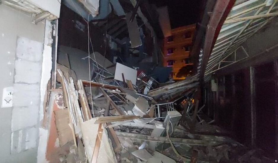 Κατέρρευσαν κτίρια στη Σμύρνη – 6 νεκροί και 120 τραυματίες, δεκάδες εγκλωβισμένοι από τον ισχυρό σεισμό