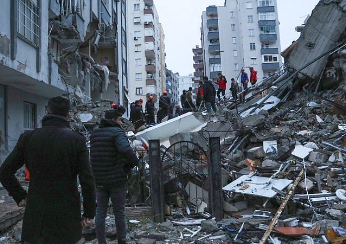 Σεισμός στην Τουρκία: Μητέρα και κόρη διασώθηκαν έπειτα από 117 ώρες κάτω από τα χαλάσματα