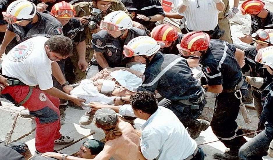 Ανοίγουν συνεχώς τάφους: Πάνω από 1000 νεκροί από τον σεισμό στο Αφγανιστάν