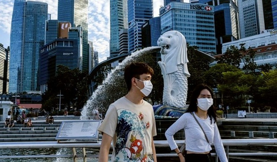 Χώρα πρότυπο η Σιγκαπούρη: 30 νεκροί μετά από έναν χρόνο πανδημίας