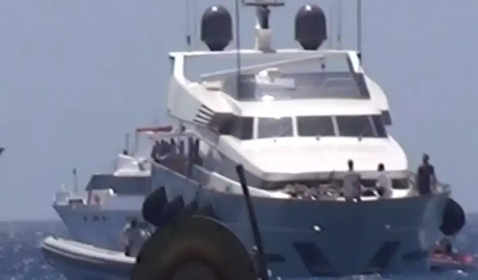 Μύκονος: Υπερπολυτελές σκάφος προσέκρουσε σε ξέρα