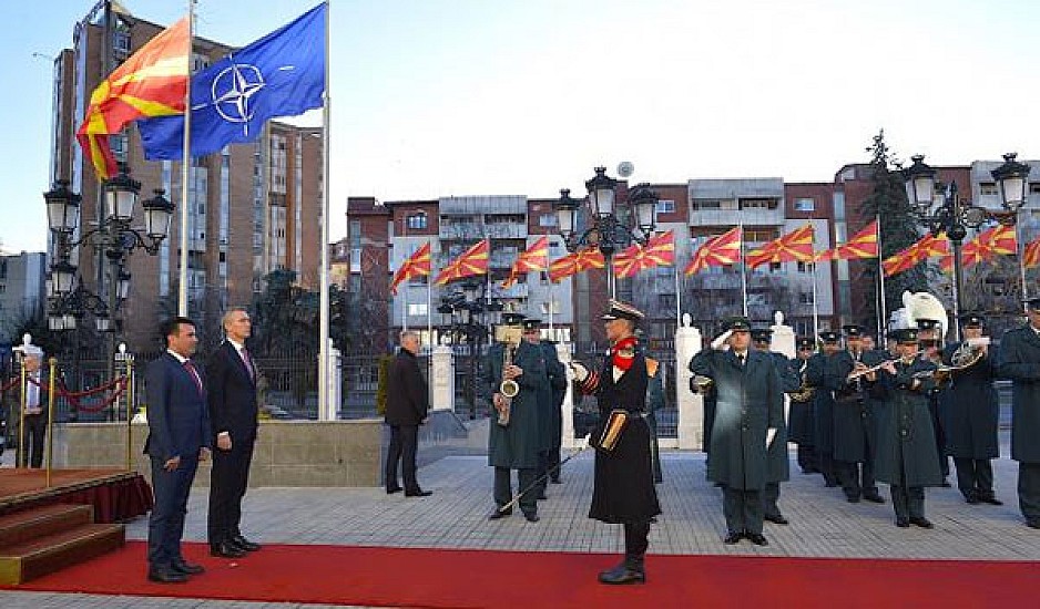 Η σημαία του NATO κυματίζει στα Σκόπια. Για Βόρεια Μακεδονία μίλησε ο Ζάεφ