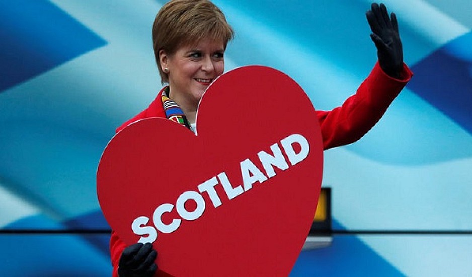 Η Σκωτία απειλεί με δημοψήφισμα για να μείνει στην Ε.Ε.