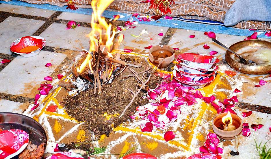 Θρίλερ στην Ινδία: Ζευγάρι έφτιαξε γκιλοτίνα και αποκεφαλίστηκε τελετουργικά