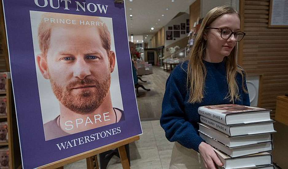 Spare: Η αυτοβιογραφία του πρίγκιπα Χάρι ξεπέρασε σε πωλήσεις όλα τα βιβλία εκτός του Χάρι Πότερ