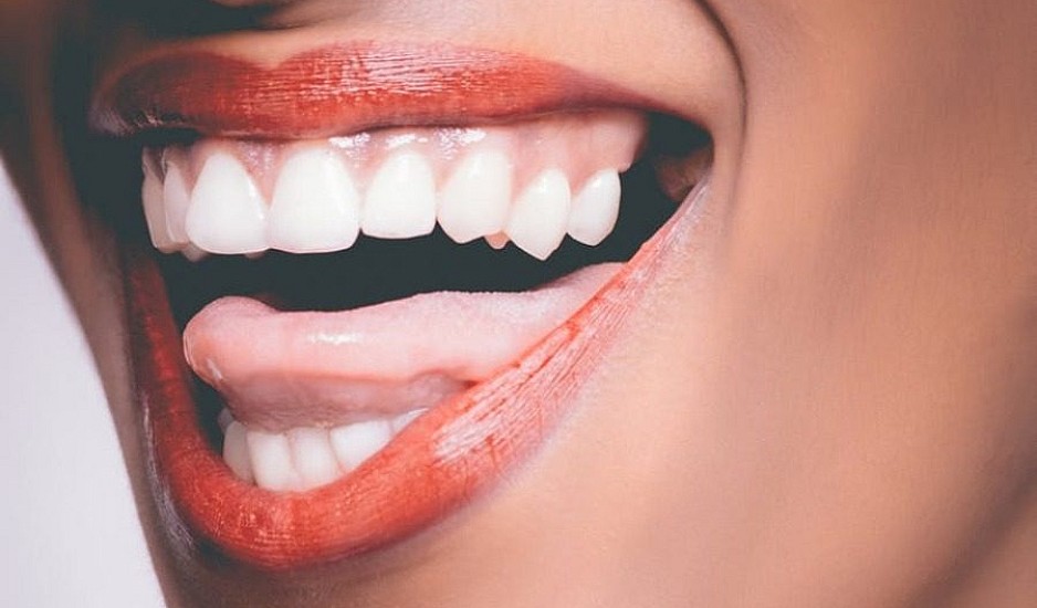 Ποια νόσος απειλεί όσους έχουν πρόβλημα με τα δόντια τους