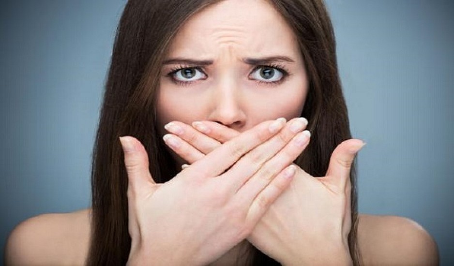 Πέντε πράγματα που δεν ξέρατε ότι κάνουν το στόμα να μυρίζει