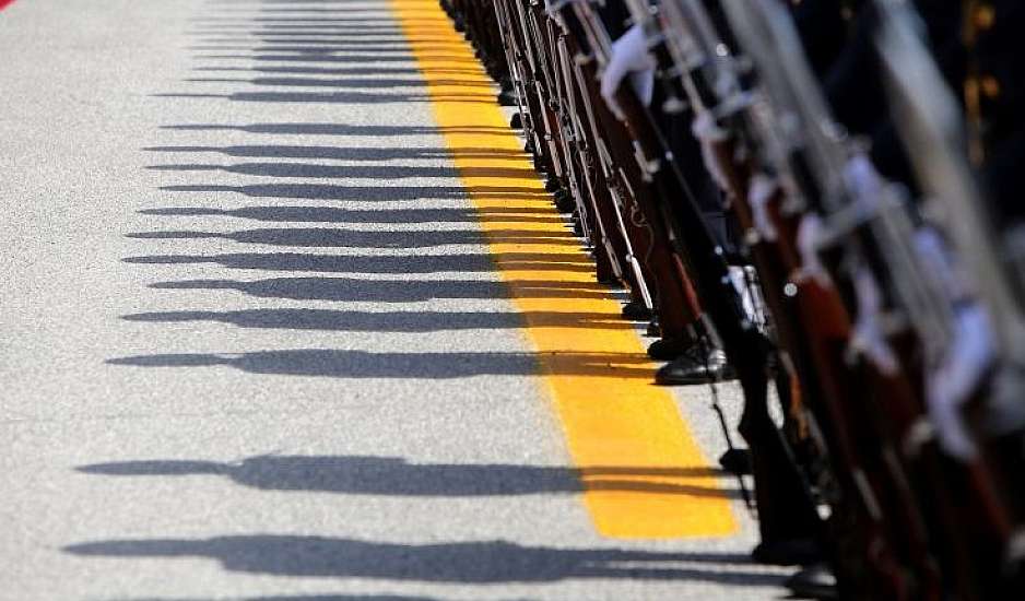 Θητεία – Ευκαιρία: Ευκαιρία διαδικτυακής εκπαίδευσης και στρατιώτες με τάμπλετ
