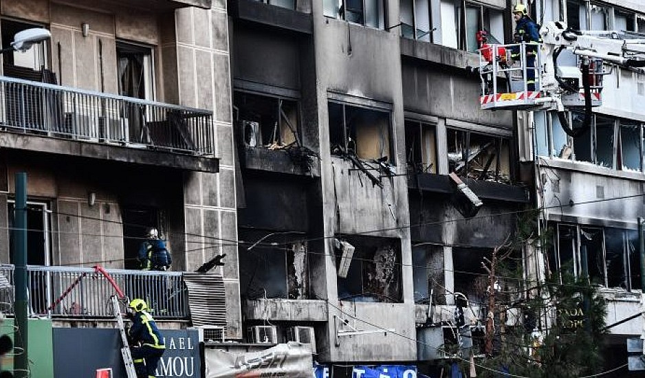 Έκρηξη στη Συγγρού: Βρέθηκαν πάνω από 1.000 σφαίρες και όπλα στο σπίτι του 78χρονου