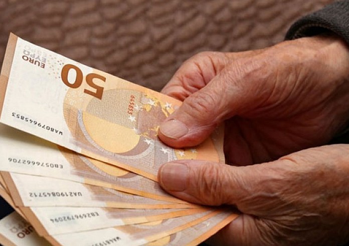 Αναδρομικά: Πόσα χρήματα θα πάρουν οι συνταξιούχοι ανάλογα με το ταμείο τους