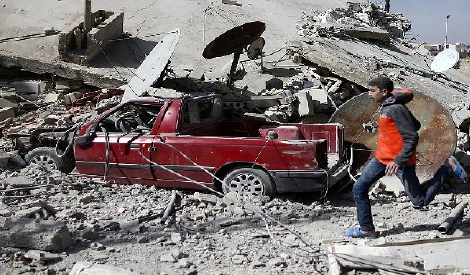 Συρία: Ρωσικά και συριακά μαχητικά σφυροκόπησαν πόλεις στην Ιντλίμπ