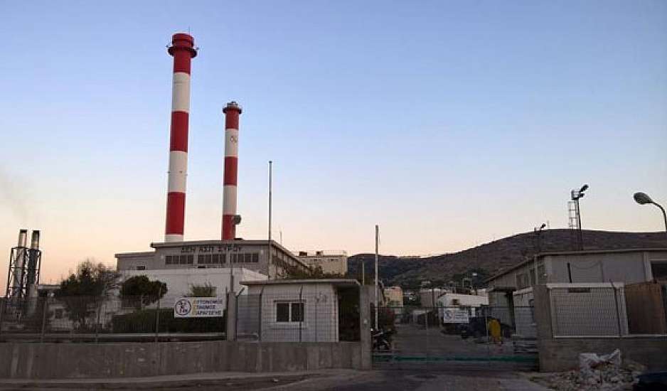 Σύρος: Υπέκυψε στα τραύματά του 60χρονος που έπεσε από την οροφή της ΔΕΗ