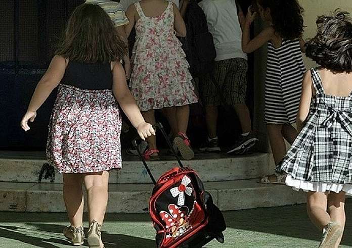 Εργαζόμενοι γονείς: Οι άδειες που δικαιούνται για έναρξη σχολικής χρονιάς, Αγιασμό & επιδόσεις