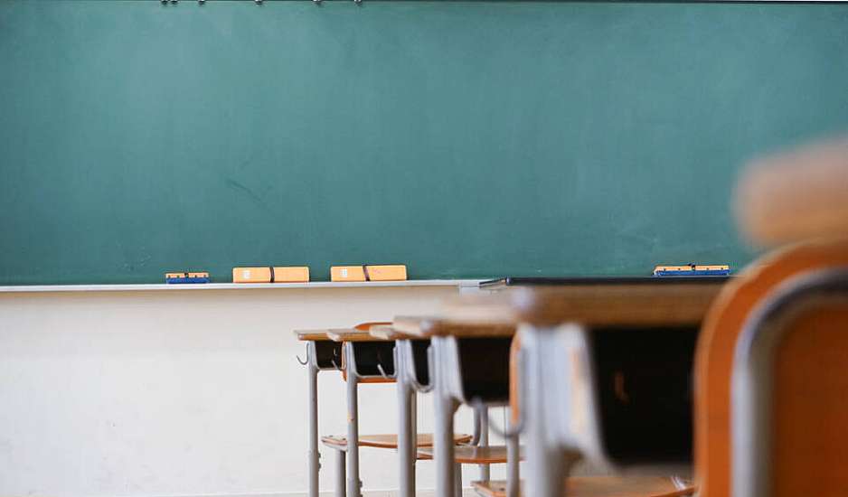 Θεσσαλονίκη: Εισβολή εξωσχολικών σε τάξη και επίθεση σε καθηγήτρια του 2ου ΕΠΑΛ Ευόσμου