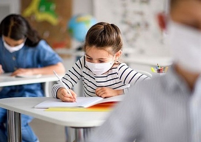 Ποιες λοιμώξεις απειλούν φέτος τα παιδιά – Τι να προσέχουν οι γονείς