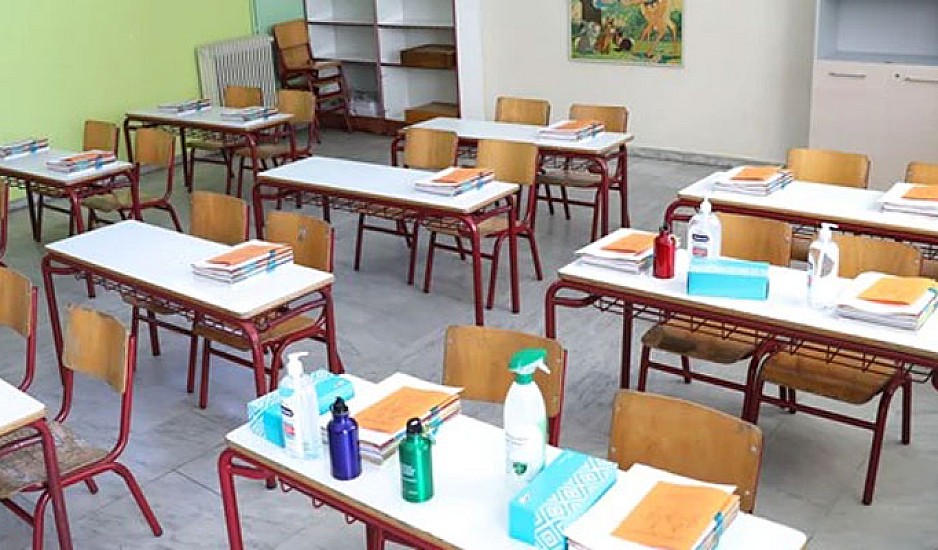 Κορονοϊός: Ανοιχτό το ενδεχόμενο για νέα μέτρα στα σχολεία