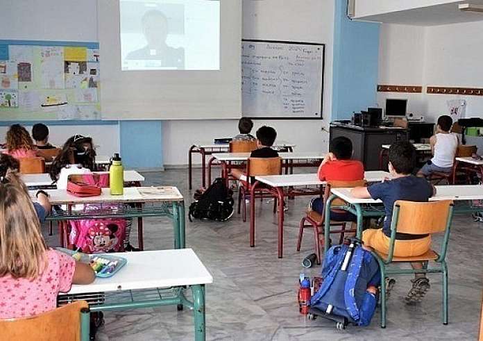 Παιδιά: Τι να κάνετε για να κοιμούνται νωρίς και να ξυπνάνε στην ώρα τους για το σχολείο