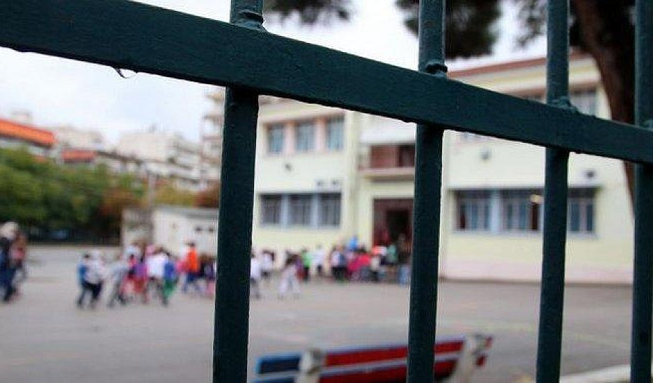 Κρήτη: Νταής πατέρας χαστούκησε τον συμμαθητή του γιού του, μαθητή Α δημοτικού