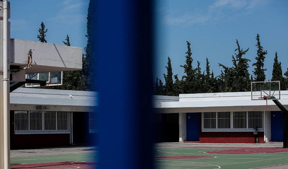 Κορονοϊός και κακοκαιρία βάζουν λουκέτα στα σχολεία – Ποια θα είναι κλειστά
