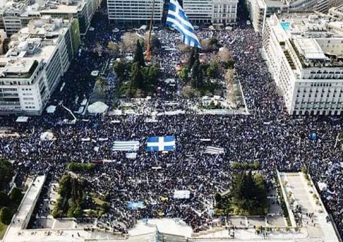 Τέμπη: «220 οι προσαγωγές και 77 οι συλλήψεις» –Τι λέει η αστυνομία για το συλλαλητήριο στο Σύνταγμα