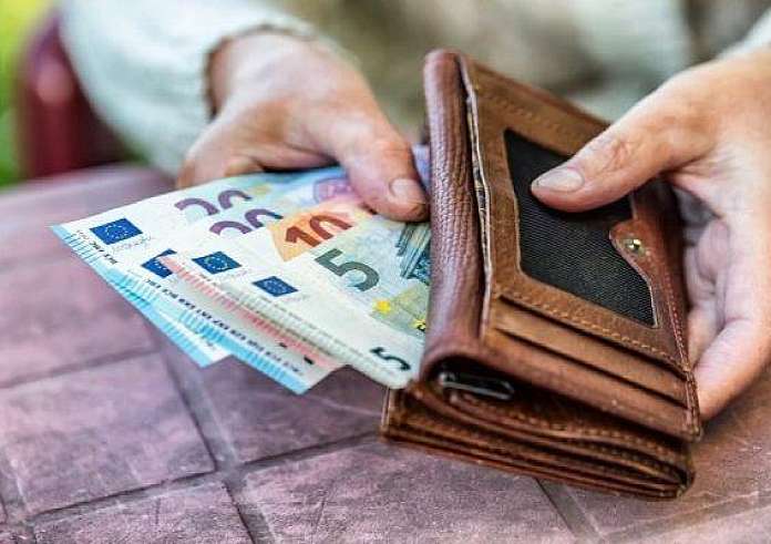 Συντάξεις: Aύξηση έως 130 ευρώ τον μήνα για 120.000 εργαζόμενους συνταξιούχου