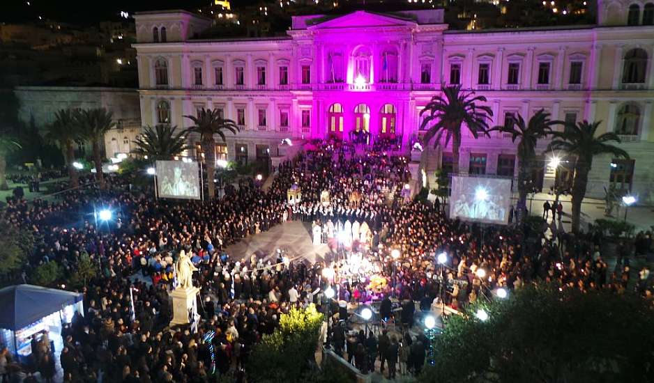 Πού θα πάνε οι Έλληνες το Πάσχα: Sold out τα εισιτήρια για τα νησιά. Το κόστος των ακτοπλοϊκών εισιτηρίων