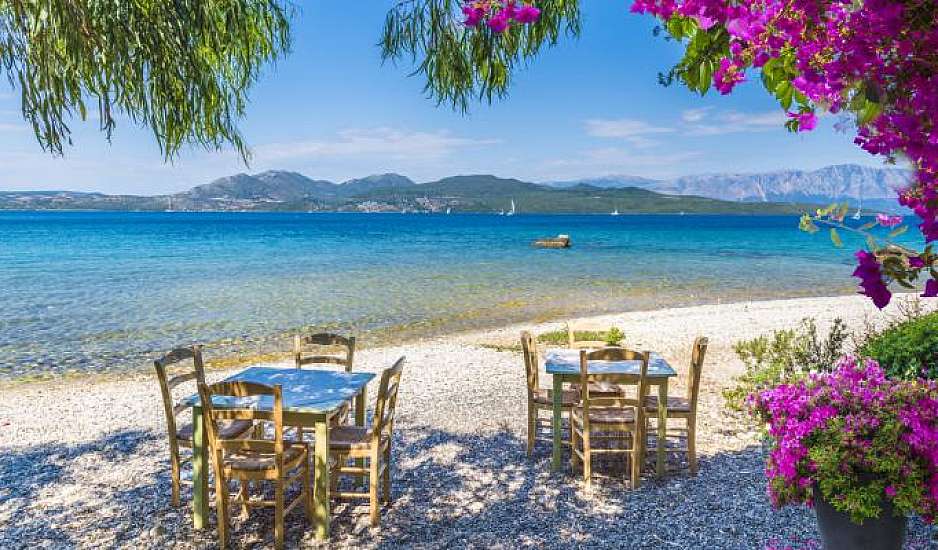 Ύμνος για το ελληνικό καλοκαίρι από τους Times - Τα λέμε κάτω στην ταβέρνα