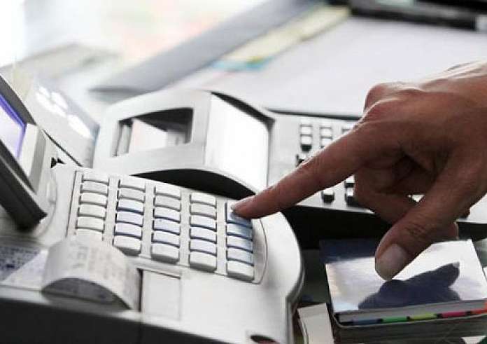Εφορία: Φορολογικοί έλεγχοι σε POS και ταμειακές μηχανές