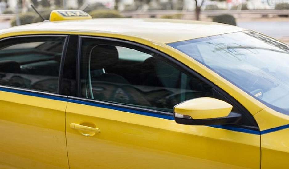 Με χαστούκιζαν και με δάγκωναν – Τι λέει οδηγός ταξί για την επεισοδιακή κούρσα