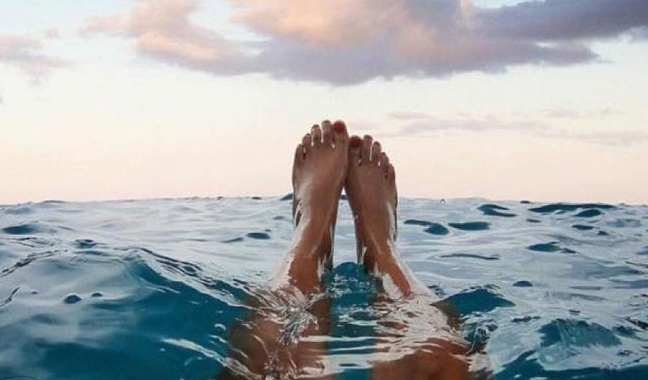 Αργολίδα: Κοσμοπλημμύρα σε παραλία του Ναυπλίου – Εικόνες που θυμίζουν καλοκαίρι