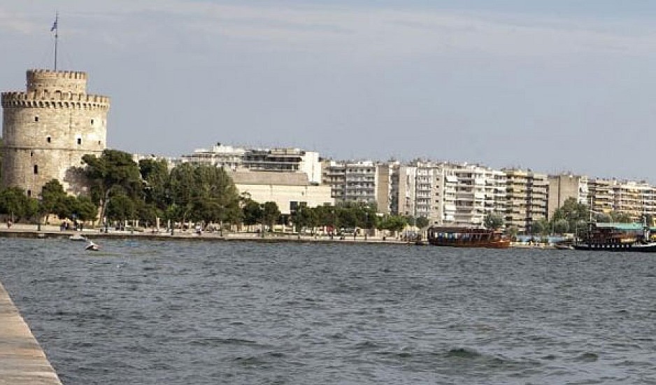 Θεσσαλονίκη: Πτώση άντρα στον Θερμαϊκό