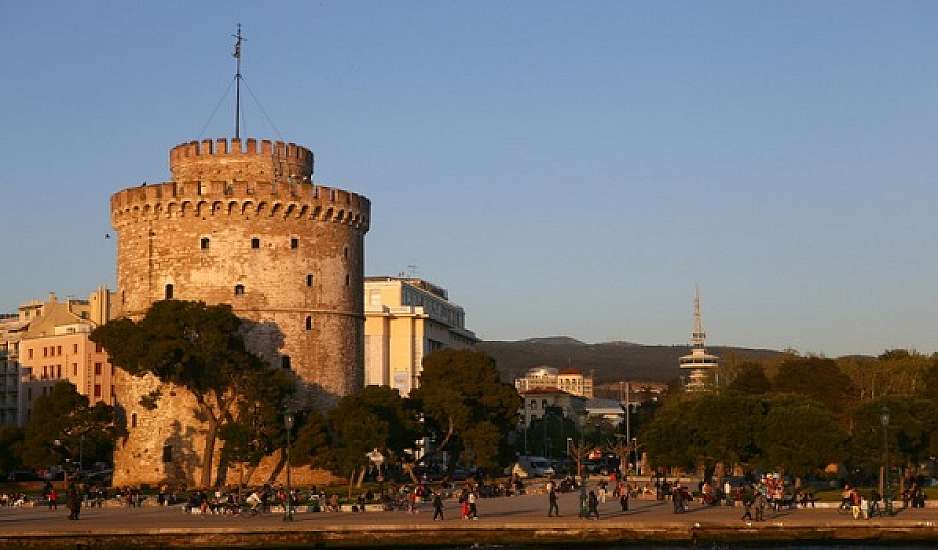 Παράτησε μπάζα σε κεντρικό δρόμο της Θεσσαλονίκης – Τον έκανε «τσακωτό» ο δήμαρχος και του επέβαλε τσουχτερό πρόστιμο