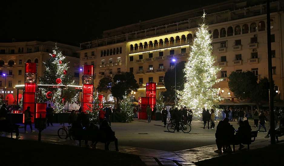 Θεσσαλονίκη: Με DJs και σόου πυροτεχνημάτων η αλλαγή της χρονιάς