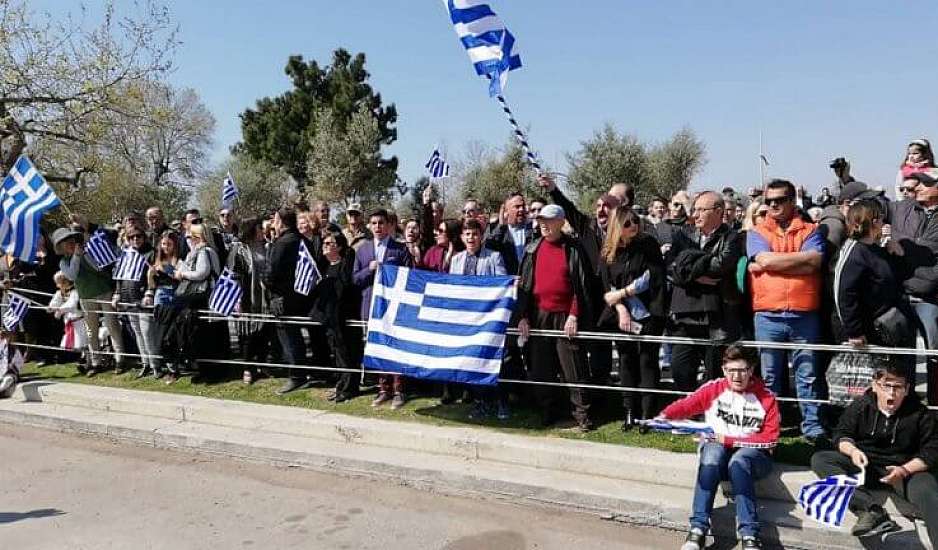 Παρέλαση 25 Μαρτίου – Θεσσαλονίκη: Ζητούν από τη μπάντα να παίξει το Μακεδονία ξακουστή