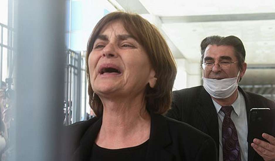 Ξέσπασε η μητέρα της Ελένης Τοπαλούδη: Γουρούνια απάνθρωπα – Διακοπή της δίκης για 10 Μαρτίου