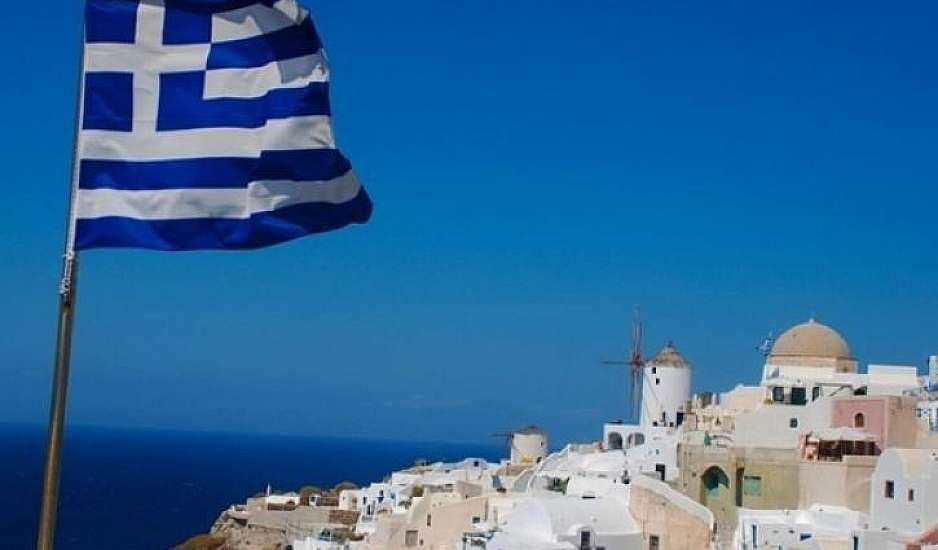 Νούμερο ένα προορισμός η Ελλάδα: Ικανοποιημένοι οι τουρίστες σε τραγική κατάσταση το προσωπικό